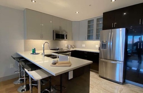 Downtown Halifax Apartment | Lovely 2Bed, 2Bath with Balcony Downtown Halifax