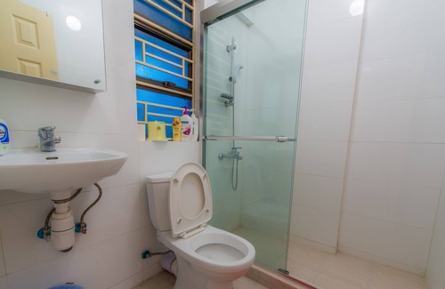 Taipa Apartment | Lovely 2BR apartment for 6-8, Macau, Taipa, 2 bedrooms, kitchen, WC 整套两房一厅(六位)