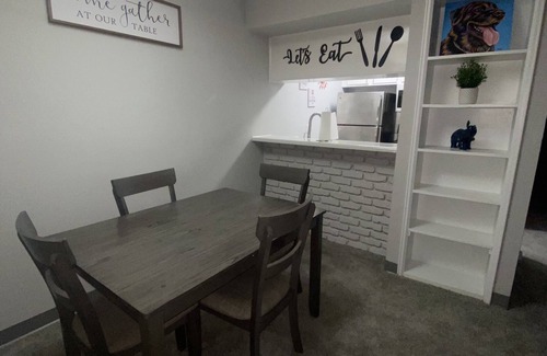 Houston Apartment | Lovely 2BR Apt Uptown-Galleria W/Free Parking