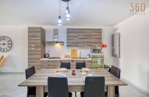 Marsalforn Apartment | Lovely 2BR Apt with Private Balcony in Marsalforn