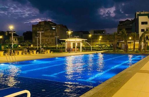 Santa Cruz Villa | Lovely 2br with dazzling city lights and pool