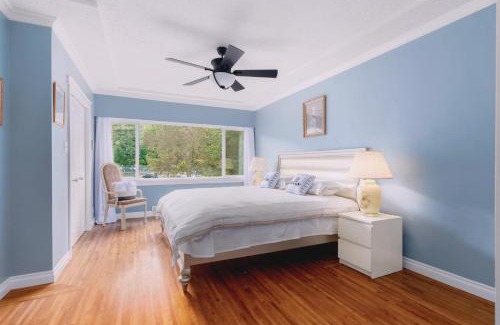 Port Moody House | LOVELY 3 bedroom PORT MOODY spacious home 6 people free parking