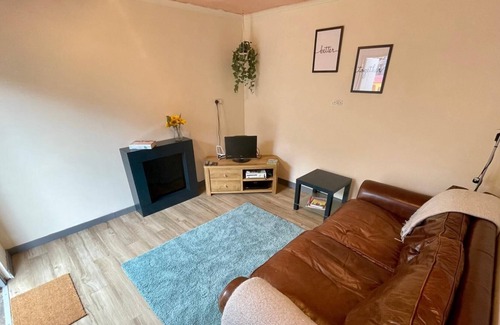 Alfreton House | Lovely 3BD Home in the Heart of Morton
