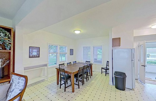 Lexington House | Lovely 4-bedroom house in Lexington with AC and WiFi