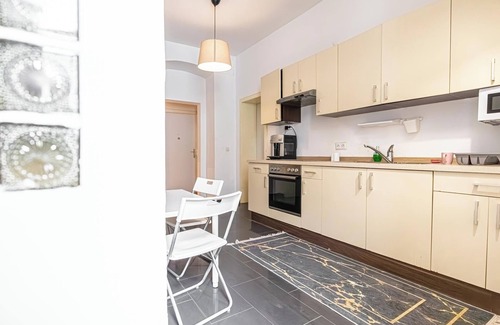 Brigittenau Apartment | Lovely 4BR Apt with Garden near Danube