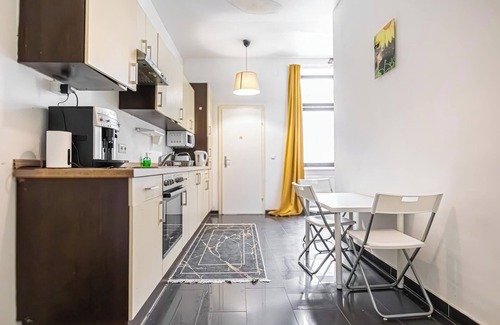 Brigittenau Apartment | Lovely 4BR Apt with Garden near Danube