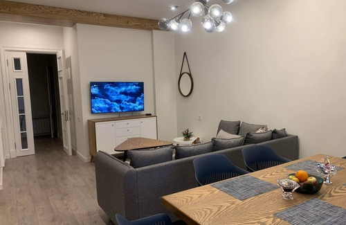 Baku Condo | Lovely and spacious 2-bedroom condo in downtown Baku