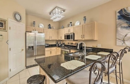 Calabay Parc House | Lovely and Spacious 6 Bedroom 4 Ba Home w/Pool and Game Room Near Disney Parks