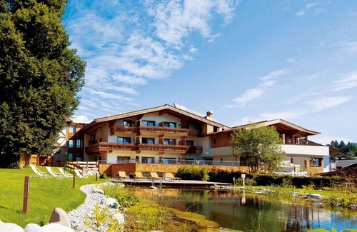 Reith bei Kitzbuehel Apartment | Lovely apartment for 4 people with hot tub, WIFI, TV, balcony and parking