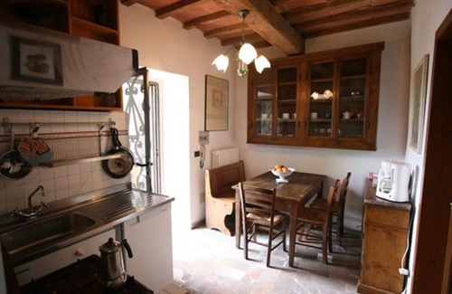 Greve in Chianti Apartment | Lovely apartment with WIFI, pool, TV, pets allowed and parking, close to Greve In Chianti