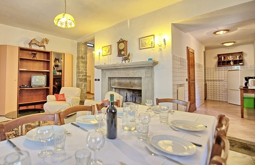 Greve in Chianti Apartment | Lovely apartment with WIFI, pool, TV, patio, pets allowed, panoramic view, close to Greve In Chianti
