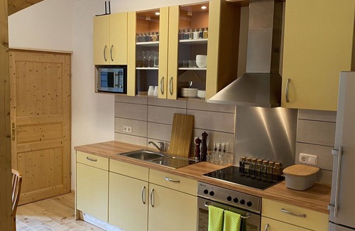 Muhldorf Apartment | Lovely apartment for 8 guests with WIFI, balcony and parking