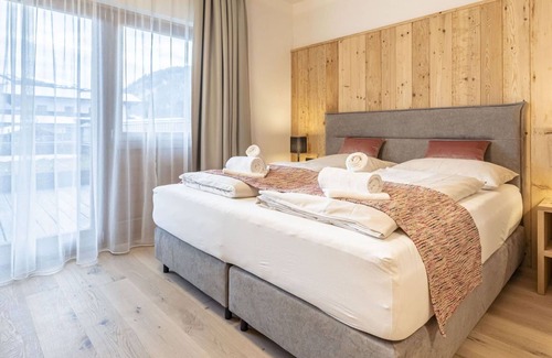 Reith bei Kitzbuehel Apartment | Lovely apartment for 6 guests with WIFI, hot tub, TV, balcony, pets allowed and parking