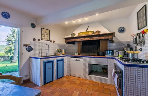 Torsoli Villa | Lovely apartment in villa with private pool, WIFI, TV, terrace, pets allowed and parking