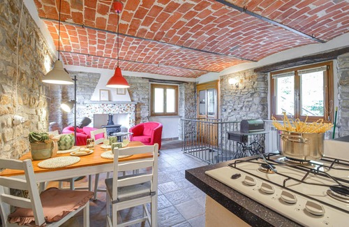 Monastero Bormida Apartment | Lovely apartment in Monastero Bormida