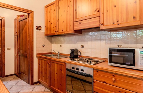 Ponte di Legno Apartment | Lovely apartment for 4 guests with TV, panoramic view and parking