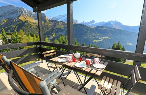 Gryon Apartment | Lovely apartment for 4 people with WIFI, TV, balcony, pets allowed and parking