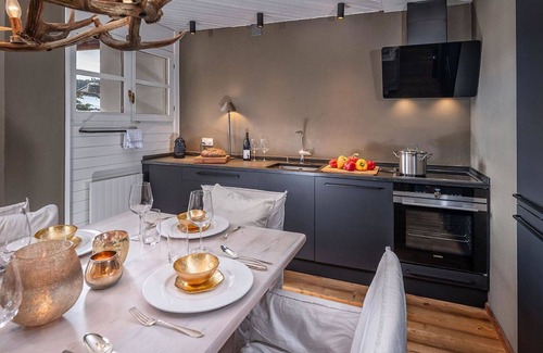 Lenzerheide Apartment | Lovely apartment for 4 people with pool, TV, balcony and pets allowed