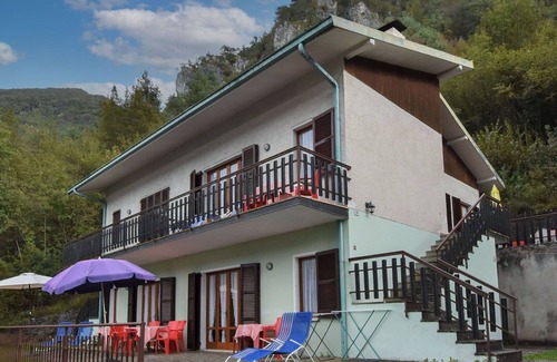 Vesta Apartment | Lovely apartment for 14 people with TV, terrace, pets allowed and parking