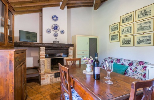 Casciano di Murlo Apartment | Lovely apartment for 2 guests with WIFI, TV and parking