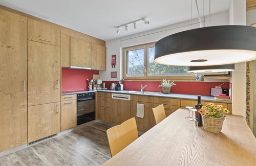Parpan Apartment | Lovely apartment for 4 guests with WIFI, TV, balcony and pets allowed