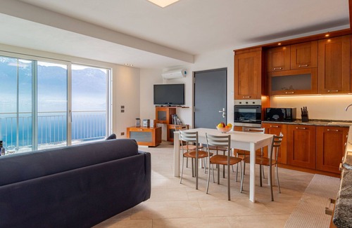 Aurogna Apartment | Lovely apartment for 4 guests with WIFI, A/C, TV, terrace and pets allowed