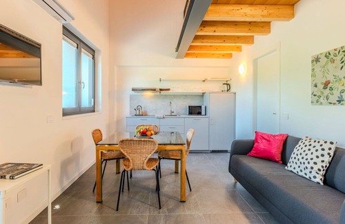 Dervio Apartment | Lovely apartment for 4 people with WIFI, A/C, pool, TV, patio, panoramic view and parking