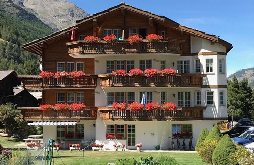 Saas Grund Apartment | Lovely apartment for 4 people with WIFI, balcony and pets allowed