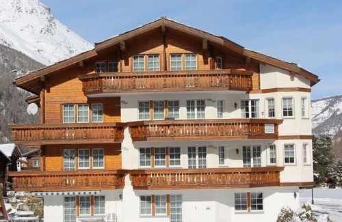 Saas Grund Apartment | Lovely apartment for 4 people with WIFI, balcony and pets allowed