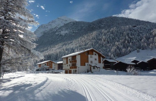 Saas Grund Apartment | Lovely apartment for 4 people with WIFI, balcony and pets allowed