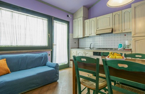 Vicopelago Apartment | Lovely apartment for 4 people with A/C, pool, TV, patio, pets allowed and panoramic view