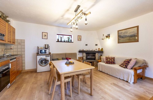 Isola Apartment | Lovely apartment for 5 guests with WIFI, TV, terrace, pets allowed and parking