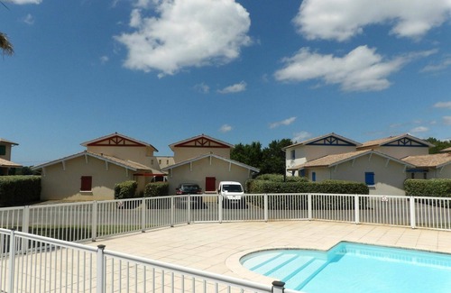Bias Apartment | Lovely apartment for 5 guests with WIFI, pool, TV, terrace, pets allowed and parking