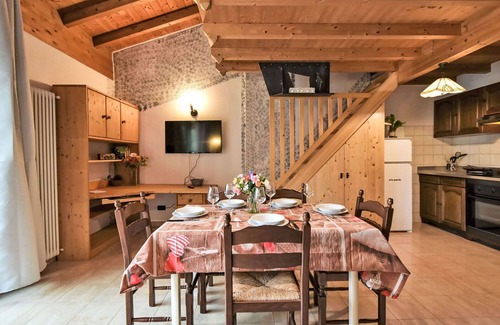 Prata Camportaccio Apartment | Lovely apartment for 5 people with WIFI, TV, terrace, pets allowed and parking