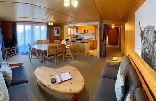 Graechen Apartment | Lovely apartment for 6 people with WIFI, TV, balcony, panoramic view and parking