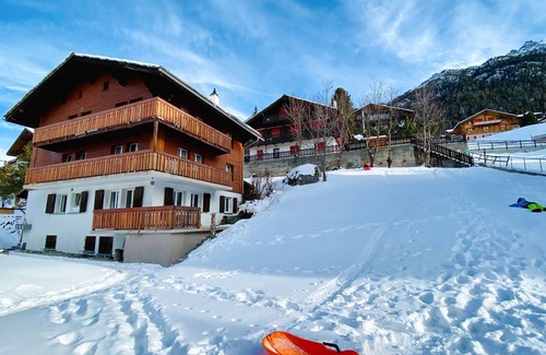 Graechen Apartment | Lovely apartment for 6 people with WIFI, TV, balcony, panoramic view and parking