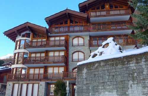 Zermatt Apartment | Lovely apartment for 6 guests with WIFI, TV and balcony