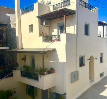 Old Town Naxos Apartment | Lovely Apartment for 6Ppl , 2 BDRM , in Naxos , private patio