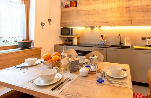 Penia Apartment | Lovely apartment for 6 guests with WIFI, TV, patio and pets allowed