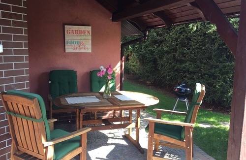 Sława Apartment | Lovely apartment for 6 people with pool, WIFI, A/C, TV and parking