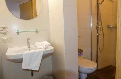Saalbach-Hinterglemm Apartment | Lovely apartment for 10 people with WIFI, TV, balcony and parking