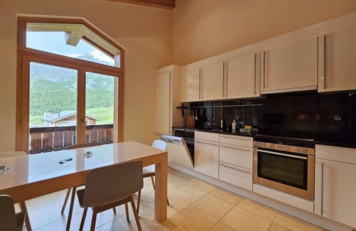 Saas-Fee Apartment | Lovely apartment for 6 guests with WIFI, TV and balcony