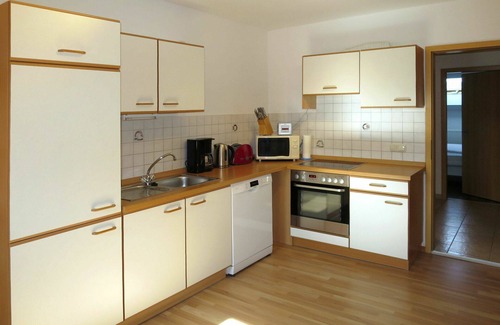 March Apartment | Lovely apartment for 8 people with WIFI, TV, patio and parking