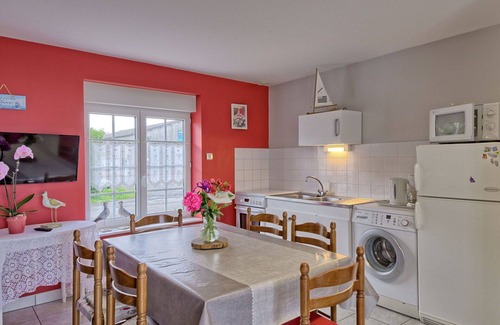 Ille-et-Vilaine Apartment | Lovely apartment for 4 guests with WIFI, TV and terrace