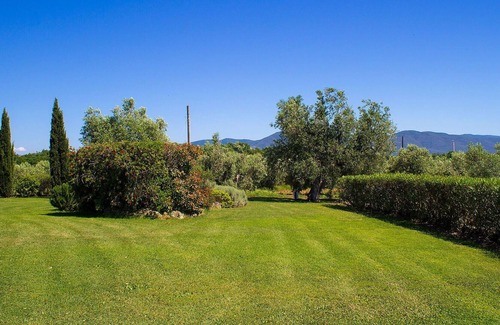 Follonica Apartment | Lovely apartment for 4 people with A/C, pool, WIFI, TV, patio, pets allowed and parking