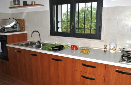 Itri Apartment | Lovely apartment for 6 people with WIFI, pool, TV, patio, pets allowed and parking