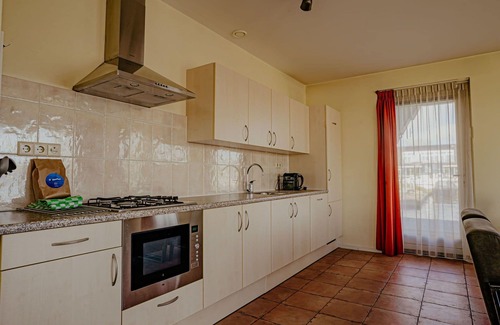 Municipality of Uitgeest Apartment | Lovely apartment for 4 people with WIFI, TV, terrace, pets allowed and parking