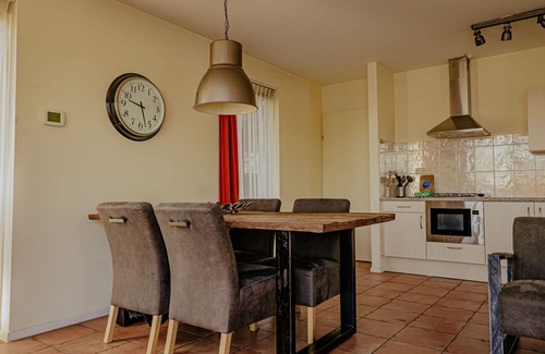 Municipality of Uitgeest Apartment | Lovely apartment for 4 people with WIFI, TV, terrace, pets allowed and parking
