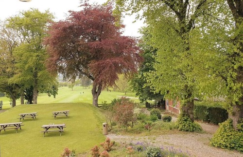 Chesterfield Apartment | Lovely apartment close 2 City Center &Rail Station