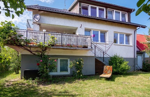 Koszalin House | Lovely apartment in villa for 10 people with WIFI, TV, patio, pets allowed and parking